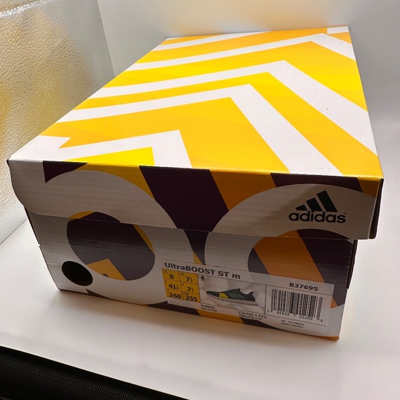 Adidas UltraBOOST Running Shoes - Men's US 8 - Includes original box - Picture 8 of 9